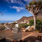 Serenitas Villa *