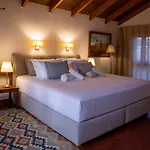 Serenitas Villa *